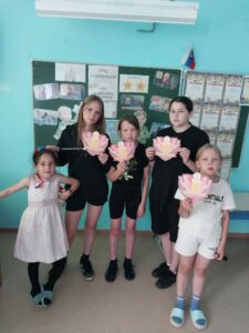 Тринадцатый день в школьном лагере "Сыны Отечества"