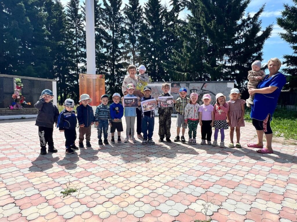 Тринадцатый день в школьном лагере "Сыны Отечества"